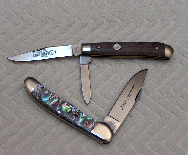 D2-bladed folding knives