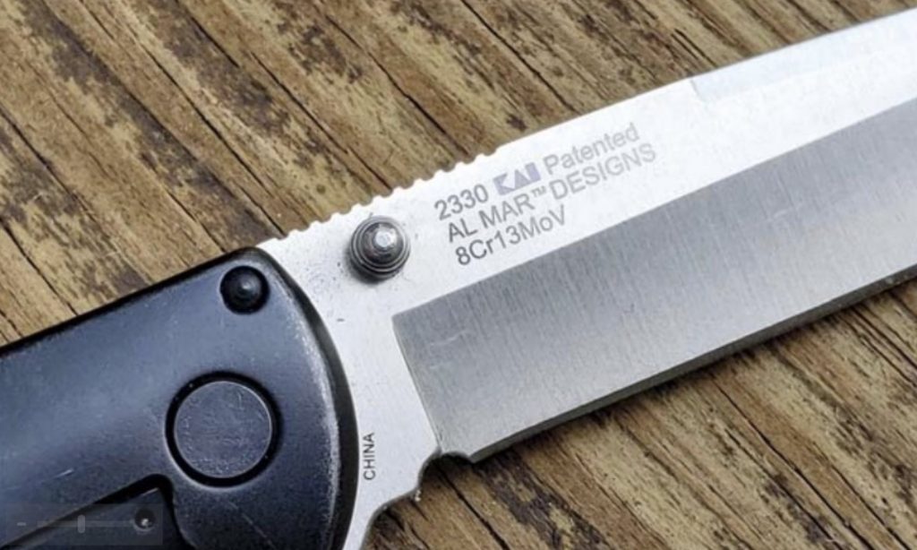Quality knife with steel type indicated