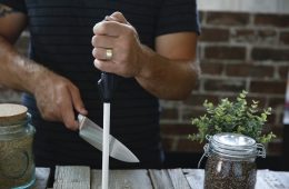 tool to create sharp kitchen knife