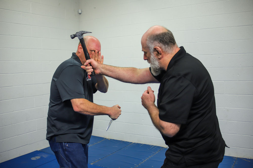 With very rare exceptions, folding knives do not lend themselves well to double edges.