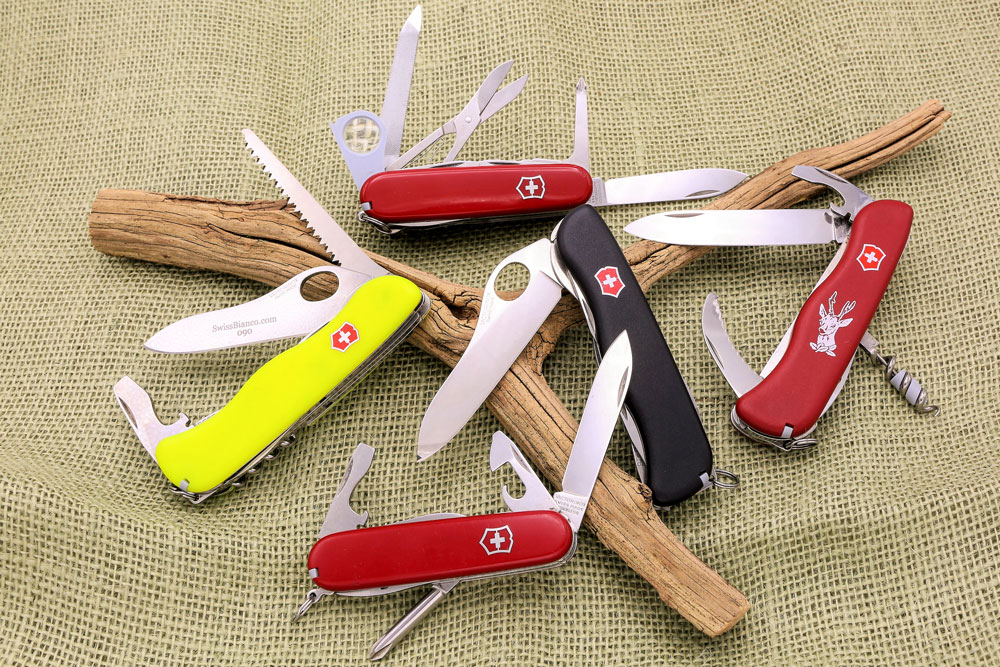  Victorinox Huntsman Wood Swiss Army Knife, Medium, Camping  Pocket Knives, Multi Tool, 13 Functions, Large Blade, Saw, Wood : Home &  Kitchen