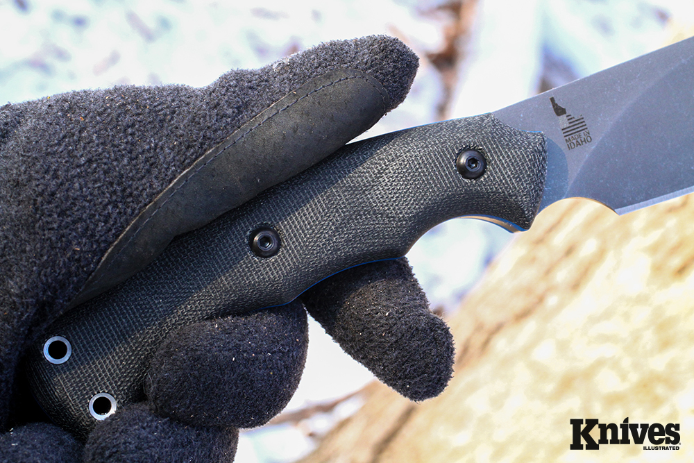 The handle was just right in the size category and the rounded scales made it beyond comfortable throughout.