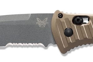 The Benchmade Auto Presidio II features a partially serrated blade and the company's Auto Axis opening / lock mechanism.