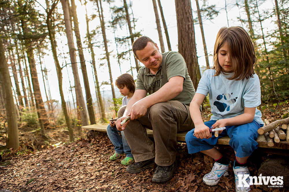 Victorinox Swiss Army Knife Whittling Book, Gift Edition: Fun, Easy-To-Make Projects with Your Swiss Army Knife [Book]