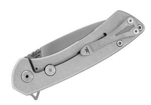 he Buck 040 Onset features a blade that secures open via a frame lock.