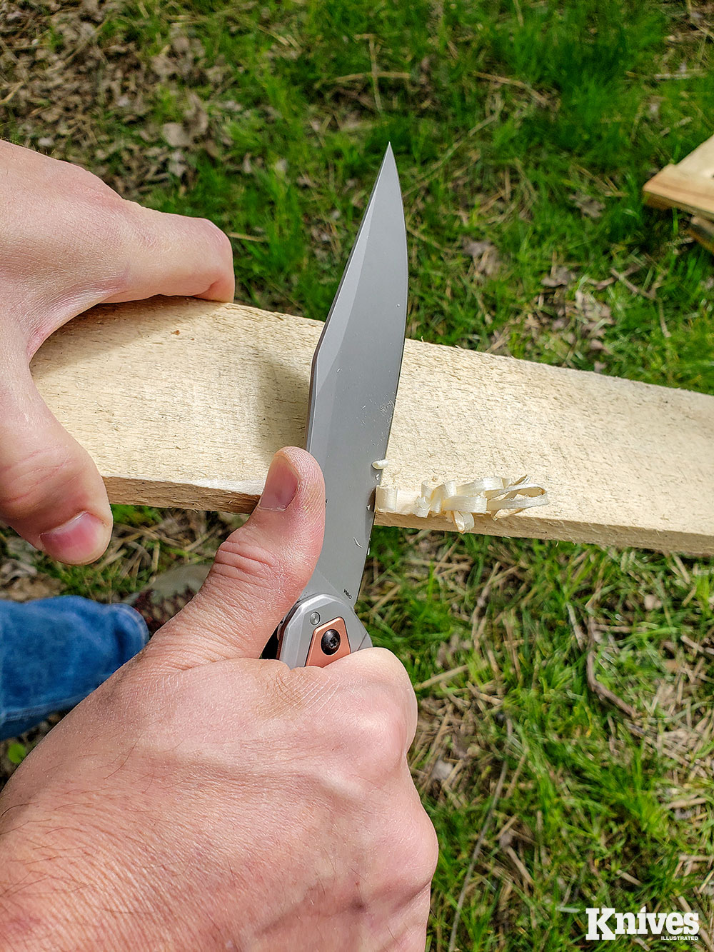 The high, flat grind and keen edge of the Strata’s D2 blade make it a keen carver and slicer.