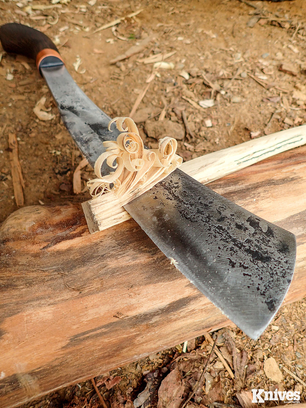 Choking up on the unsharpened portion of the blade allows for fine carving making tools or shaving feather sticks for a fire.