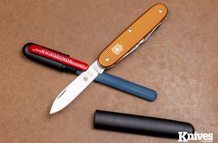 Sharpening serrated knife with Victorinox dual sharpener 