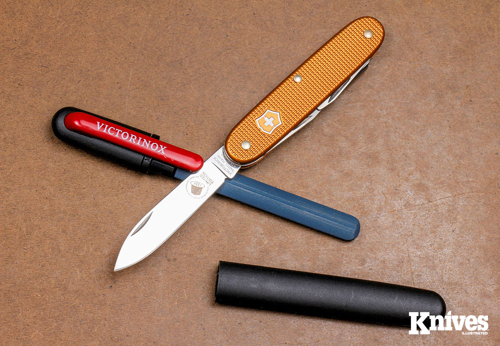 How To Hone & Sharpen Knives With The V-Sharpener