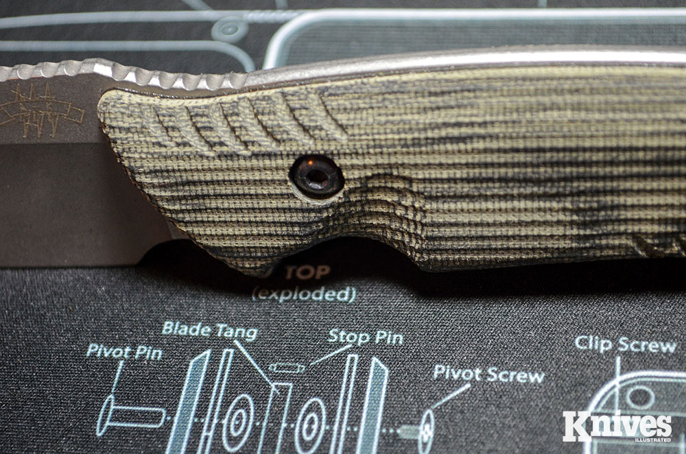 The handle scales have been CNC machined with plenty of contouring, making for a very comfortable grip.