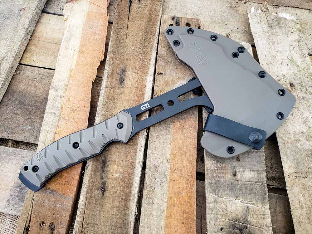 The 5.11 Peacemaker comes with a well-designed nylon sheath