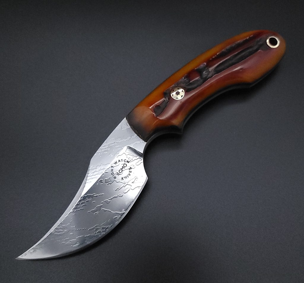 fixed-blade knife