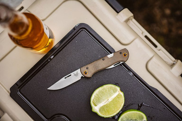 LIGHT, KNIVES, MAGNIFIER—ACTION! Knives Illustrated