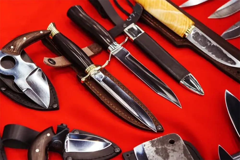 The Art and Science of Knife Collecting. A Unique Presentation Idea